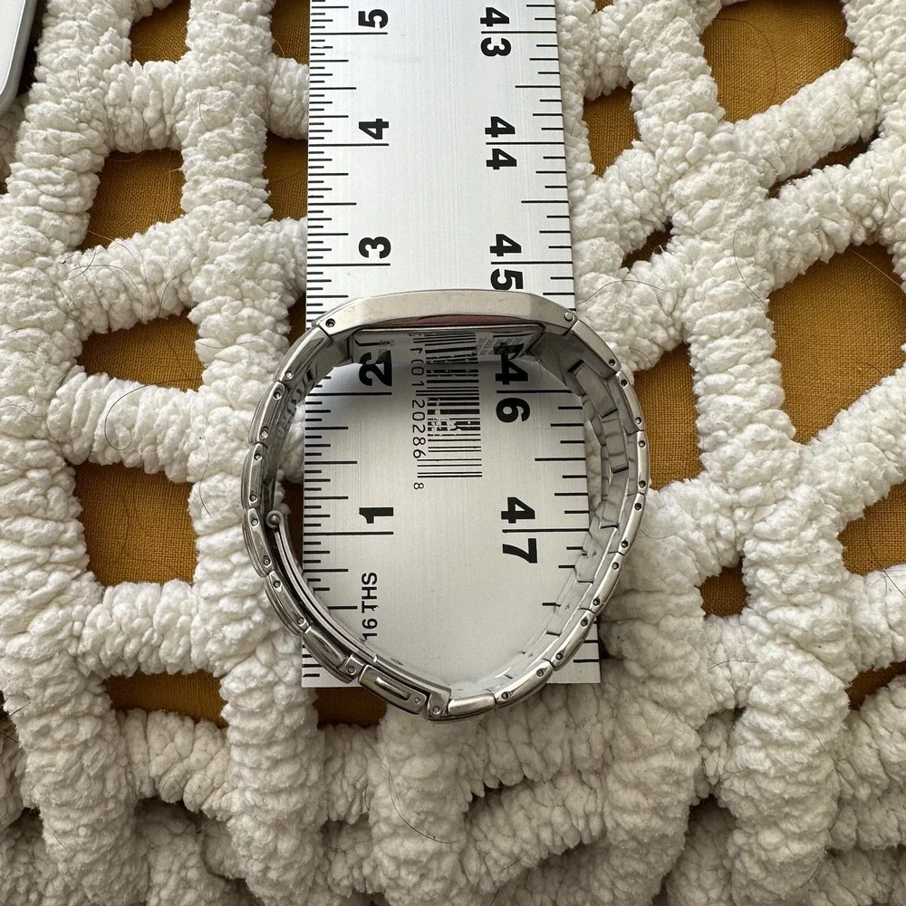 Kenneth Cole‎ Ladies KC51050001 Crystal Accented SS Watch Needs New Battery